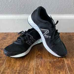 New Balance Arishi Fresh Foam sneaker black size 6
